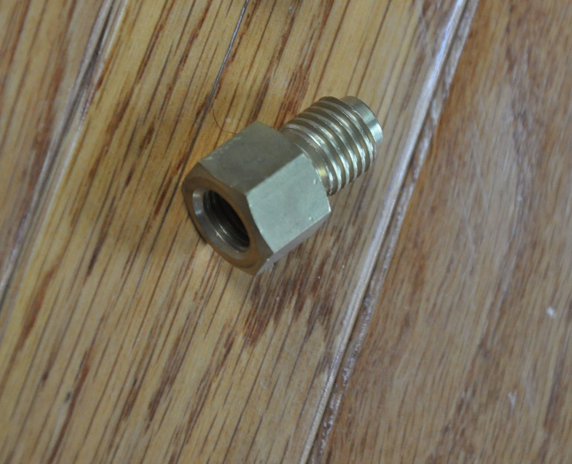 Adapter, connector, from 1/4 SAE Flare to 1/2 ACME, pump to manifold fitting Adapter, connector, from 1/4 SAE Flare to 1/2 ACME, pump to manifold fitting